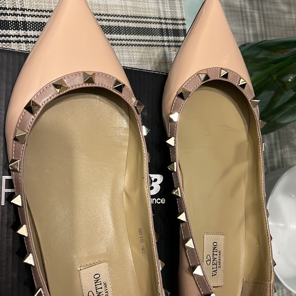 Valentino Garavani Rockstud Patent ballet flats. In very good condition. - Picture 15 of 17